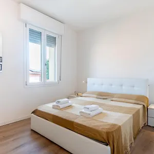 Appartamento Chic Flat Near Center, Parma